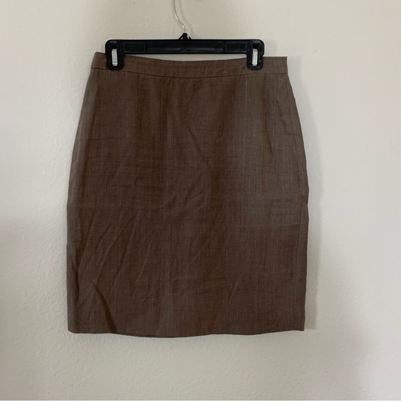 J crew brown skirt with small slit on back lined size 2 - Picture 1 of 9